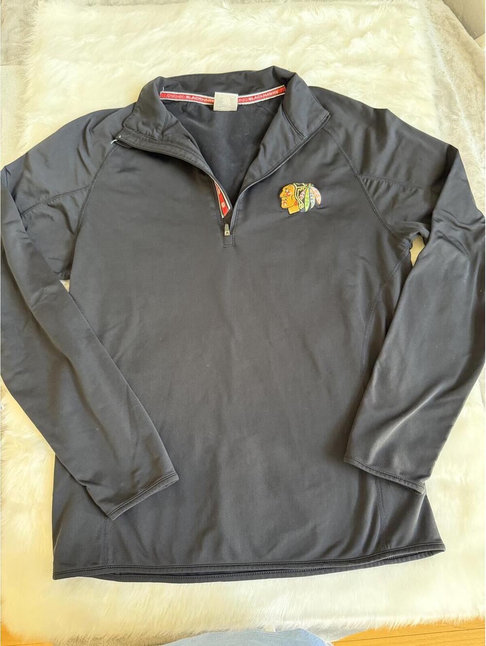 Chicago Blackhawks woman’s Black 1/4 Zip Pullover Hockey Top